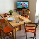 Apartmán T2 Rdc Avec Jardinet Et Parking, Proche Thermes Et Commerces - Fr-1-313-152 *
